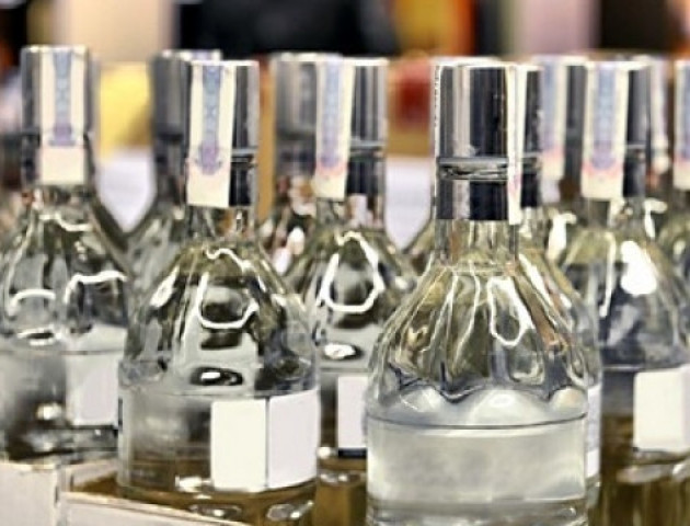 У Луцьку продавали фальсифіковану горілку через Інтернет