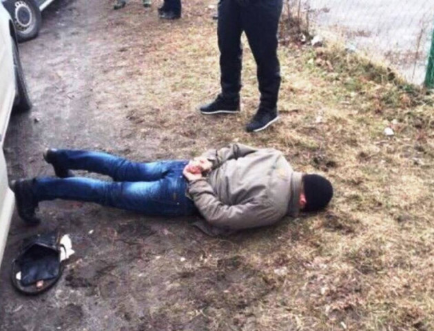 Волинянин хотів продати перероблену зброю майже за 25 тисяч гривень