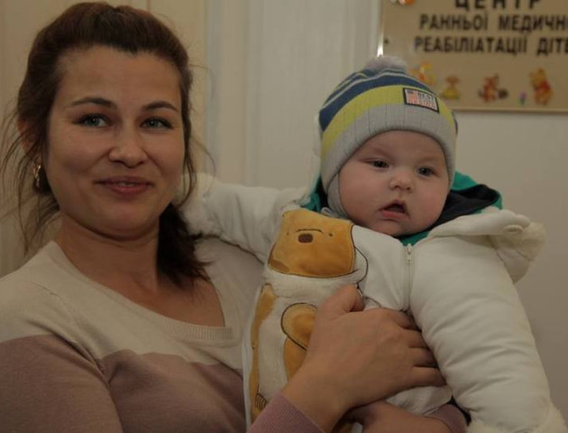 На Волині вдова бійця всиновила малюка