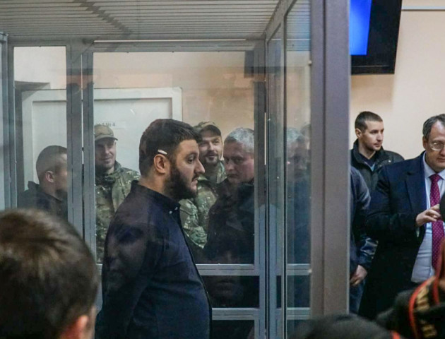 Суддя пішов у нарадчу кімнату для ухвалення рішення щодо молодшого Авакова