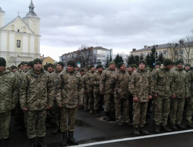 У Володимирі-Волинському зустрічають військових 14-ої бригади. ФОТО
