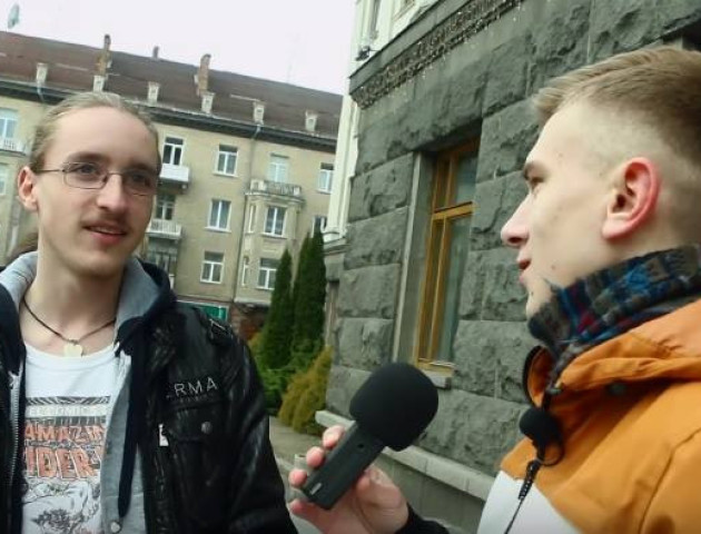 На що здатні луцькі студенти заради їжі. ВІДЕО