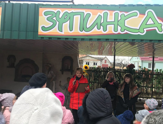 У селі під Луцьком відкрили «смачну» зупинку. ФОТО