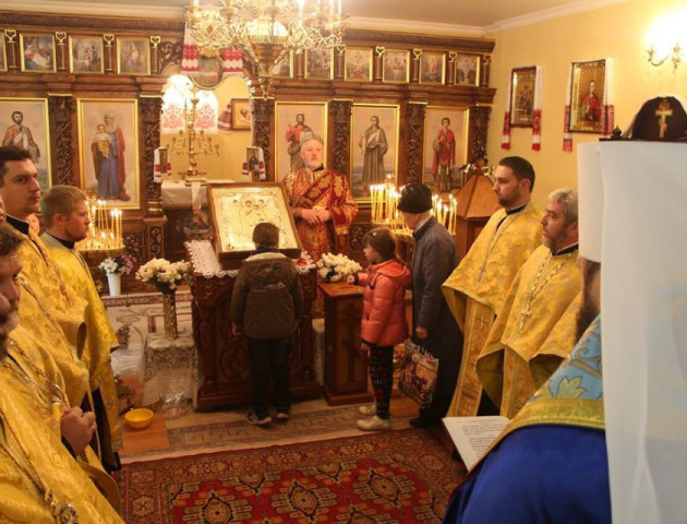 До Луцька привезли ікону Богородиці «Всецариця»