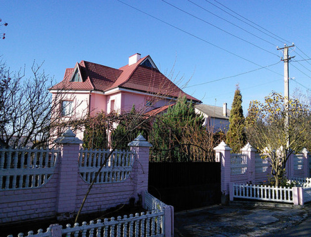 У Рівному зловмисники обікрали будинок митрополита