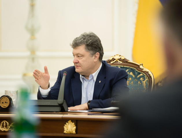 Порошенко скликав РНБО і прокоментував ситуацію в Луганську