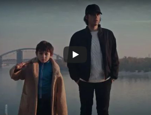 Популярний французький репер OrelSan випустив кліп на пісню про Україну. ВІДЕО.