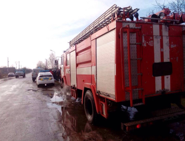 На Волині легковик злетів у кювет