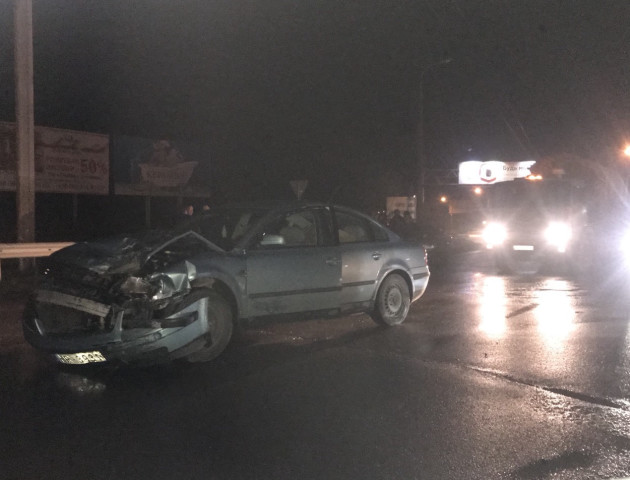 У Струмівці ДТП: авто залишилось майже без капота