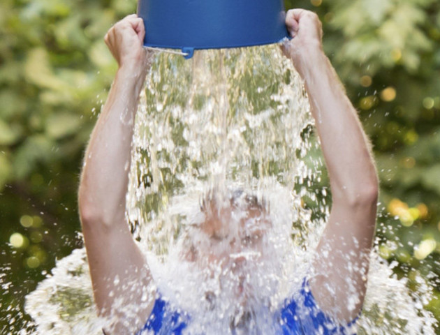 Помер чоловік, який поширив Ice Bucket Challenge у всьому світі