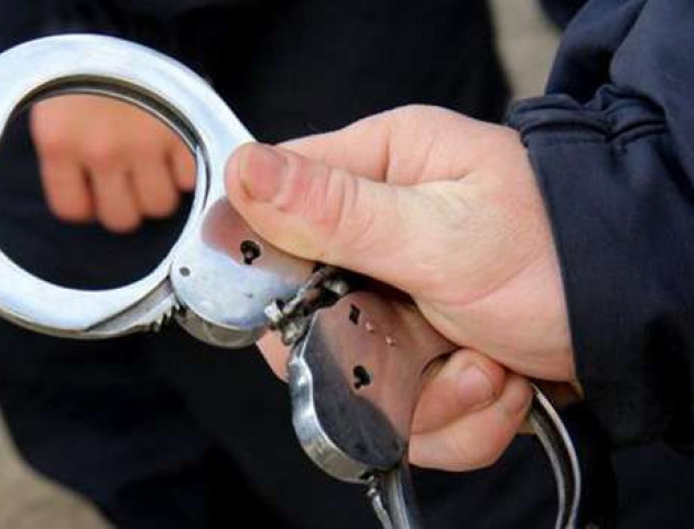 На Волині з медзакладу чоловік поцупив сантехніку