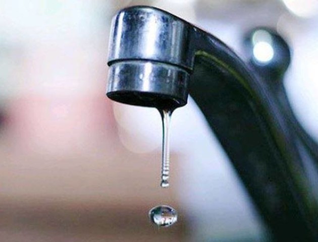 У Луцьку кілька будинків вже дві доби «відрізані» від води