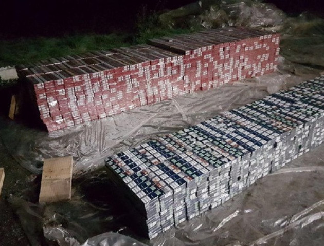 На Закарпатті затримали велику партію контрабандних сигарет