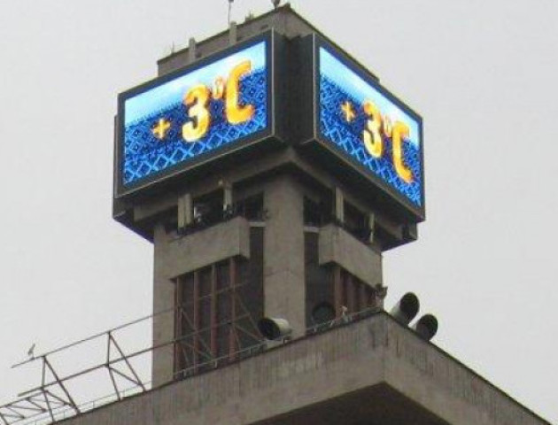 На центральній площі Володимира хочуть встановити широкоформатний електронний годинник