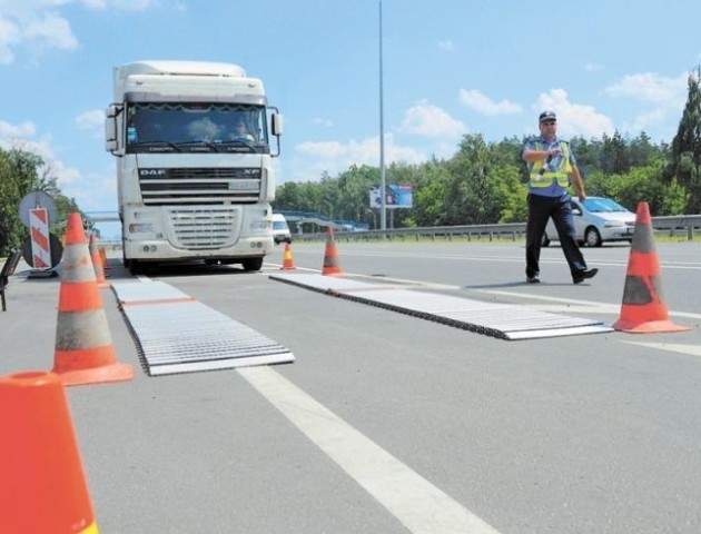 Вагові комплекси вартістю майже три мільйона гривень закупили для збереження доріг Волині. ВІДЕО
