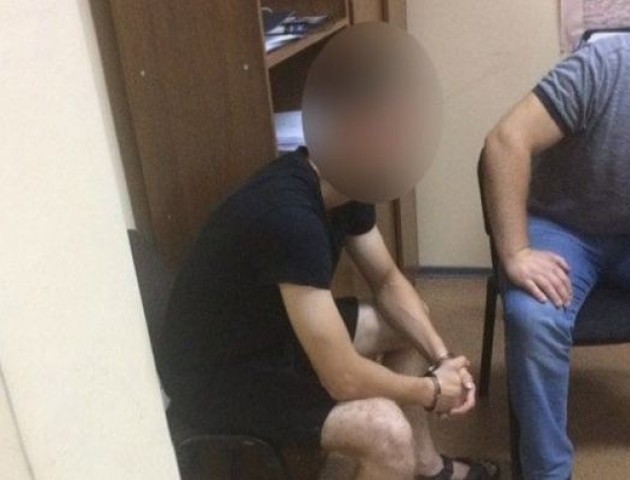 Чоловікам, які везли дівчину, аби продати в бордель, загрожує 12 років