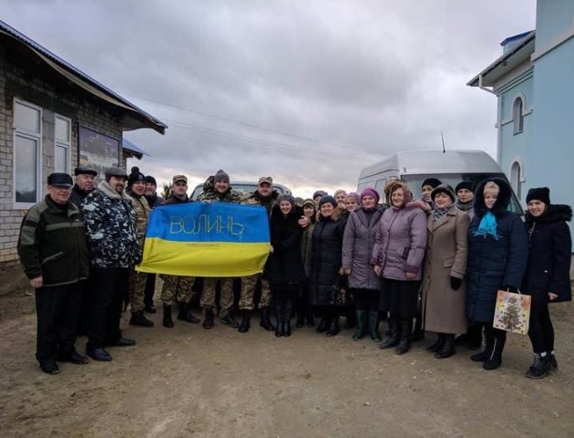 З нагоди різдвяних свят волинські капелани відвідали Донбас. ФОТО