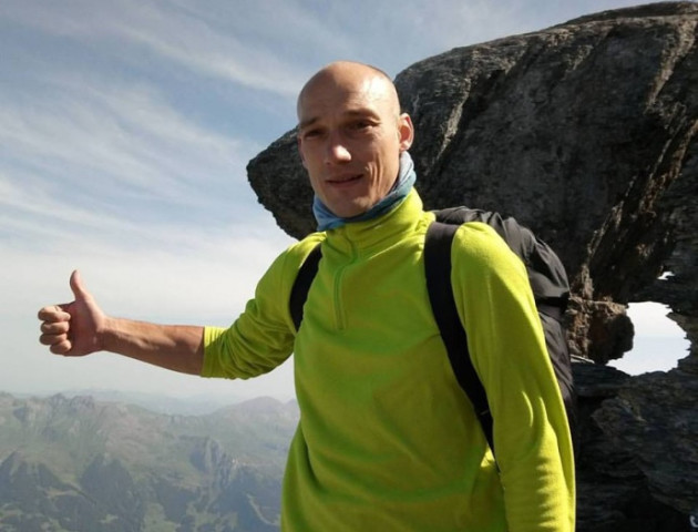 Загинув бейсджампер, якого судили в справі про пофарбування зірки в Москві