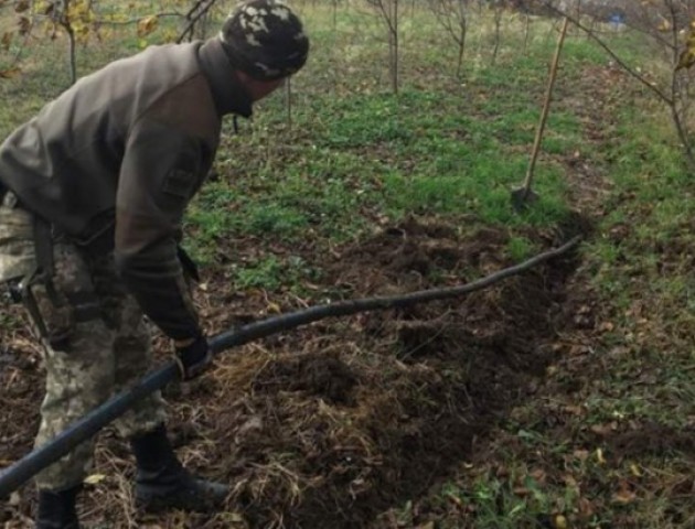 Незаконні спиртові трубопроводи на кордоні України. ВІДЕО