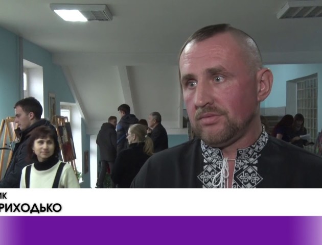 Луцький технічний виш організував масштабну арт-виставку картин військових. ВІДЕО