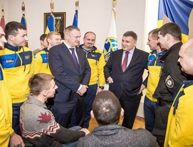 Волинянин Сергій Торчинський отримав нагороду від Авакова. ФОТО