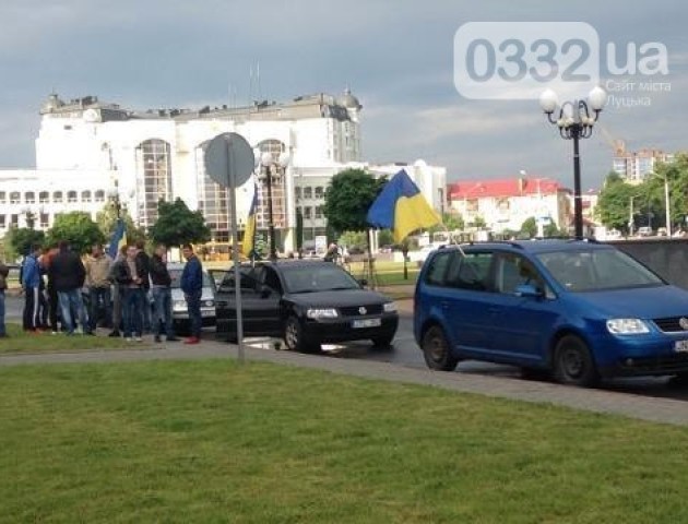 Водії авто на польських та литовських номерах протестують під стінами Волинської ОДА