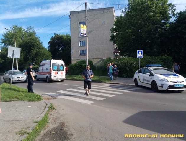 У Луцьку дівчина в навушниках вискочила на дорогу