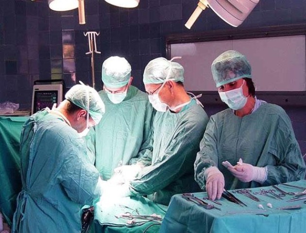 Нововолинські медики лікували дитину з апендицитом від харчового отруєння