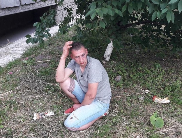У Луцьку двоє невідомих побили та пограбували молодого чоловіка