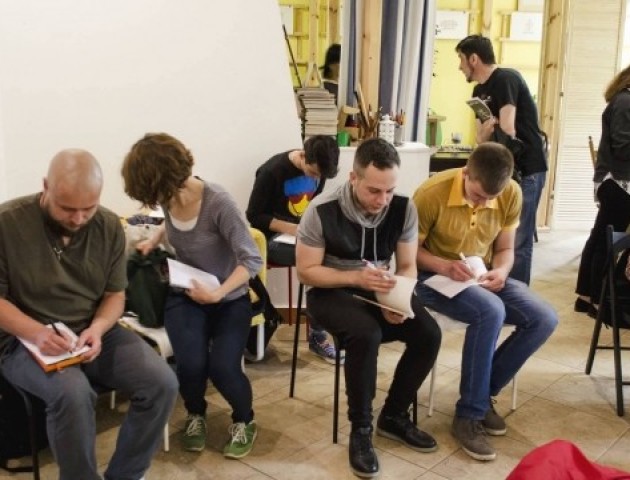 Голос «Сімпсонів»: зірковий звукоімітатор учив лучан мистецтва володіння звуком