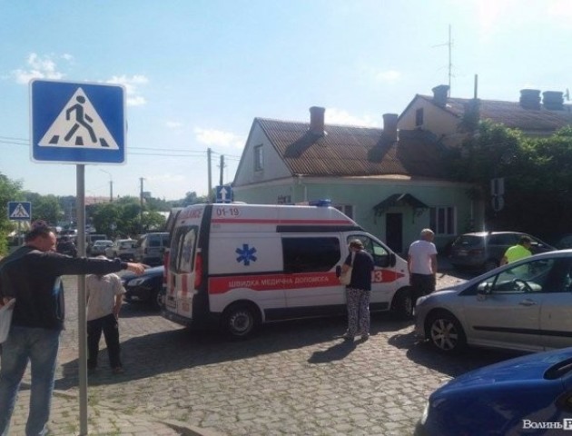 У Луцьку легковик збив чоловіка