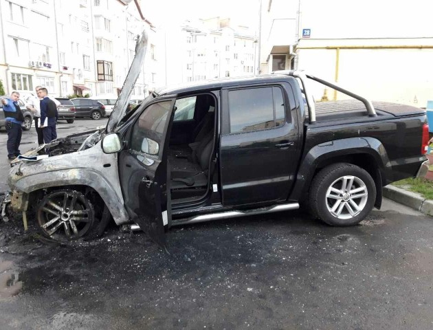 Нардеп Лапін прокоментував підпал своєї машини:" От така то вона - "Укропівська любов"