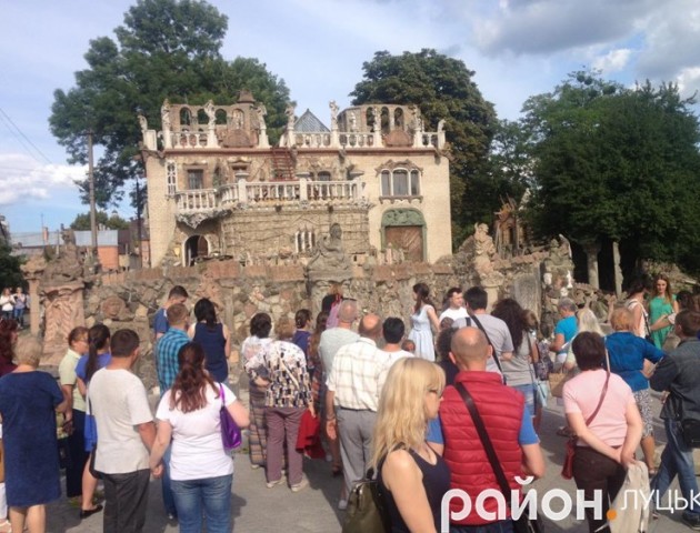 Лучанам провели безкоштовну екскурсію Старим містом