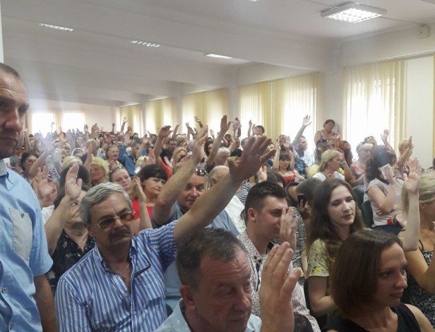 Майже півтисячі лучан ініціюють відкликання п'яти депутатів Луцької міськради