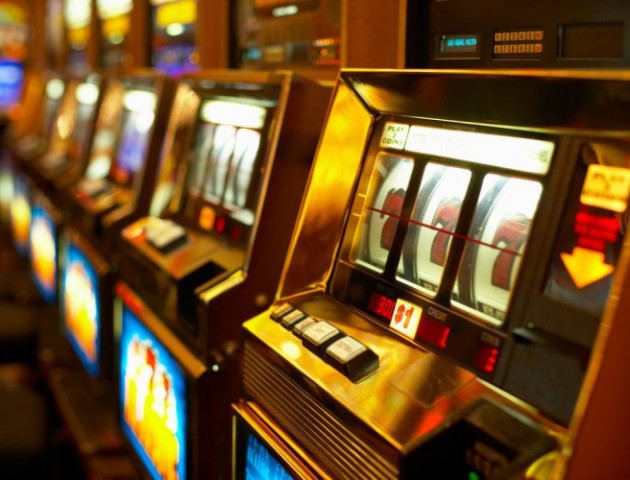 Неповнолітніх лучан виганятимуть з гральних закладів