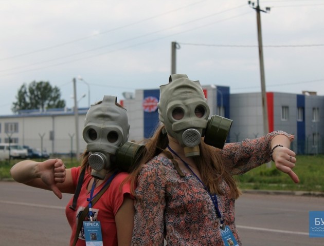 На Волині провели флешмоб проти смороду «Не Шанель №5»