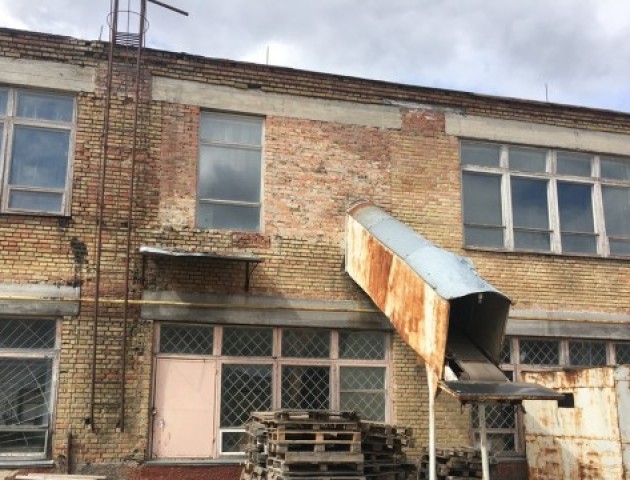«Луцьккондитер» перетворюється на руїни. ФОТО