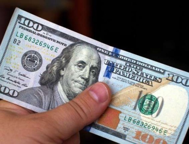На Світязі волинянин розповсюджував фальшиві 100-доларові купюри