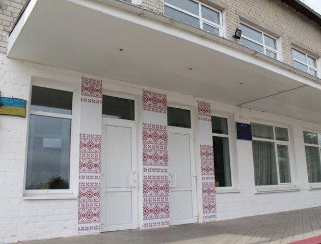 У Голобах реконструюють школу та стадіон