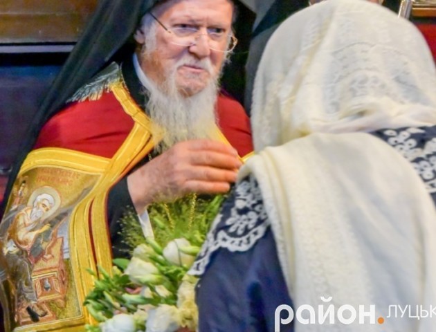 Луцька майстриня виготовила основу для букета Вселенському патріархові