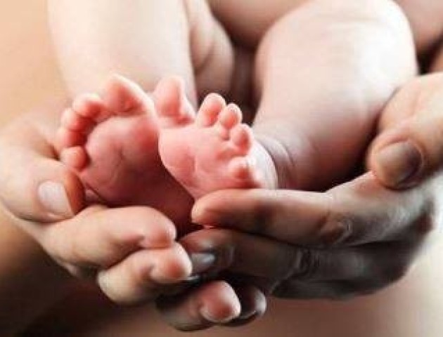 За кілька кілометрів до пологового: волинянка народила у кареті швидкої