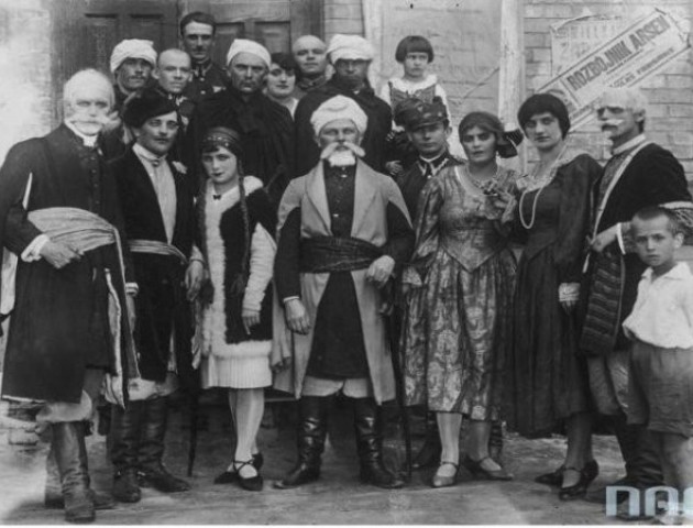 Представники різних професій на старих світлинах