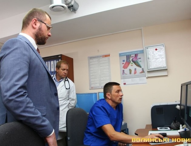 Луцька міська лікарня: придбали головну деталь для ангіографа