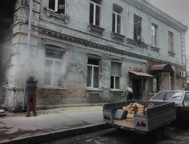 У Луцьку руйнується старовинний будинок