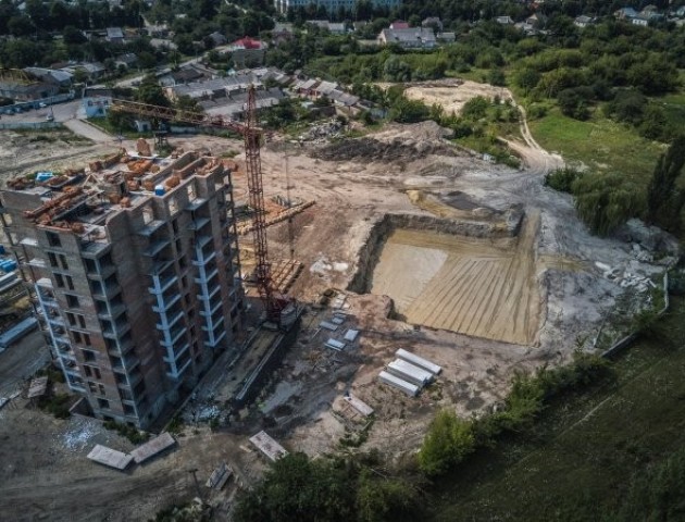 Луцький ЖК «Супернова»: вражаючі фото будівельного майданчика*