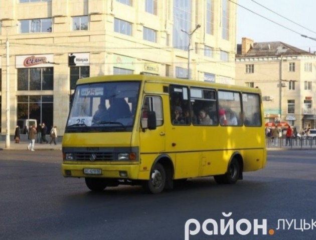 Водіїв луцьких маршруток хочуть штрафувати