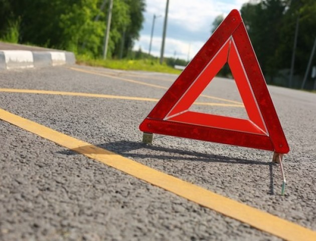 На Волині через невправність водія постраждали і пасажир, і мотоцикл