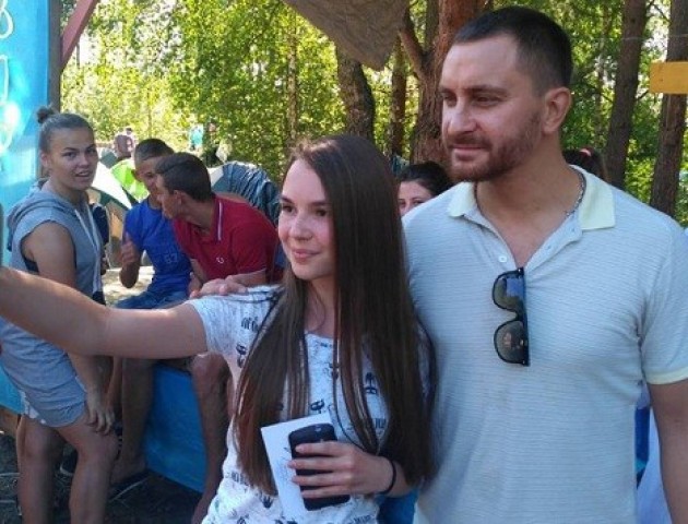 Лідер гурту «СКАЙ» завітав на одне із озер Маневиччини