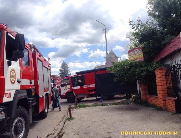 У Луцьку горить електропідстанція