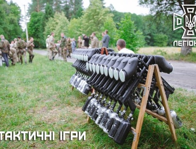 Молодь Волині кличуть у військові вишкільні табори